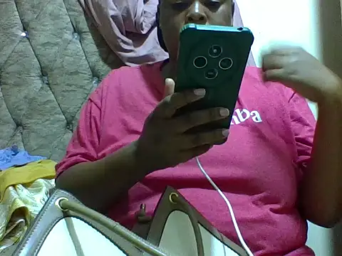 zoey10 online show from April 17, 2026, 2:25 am