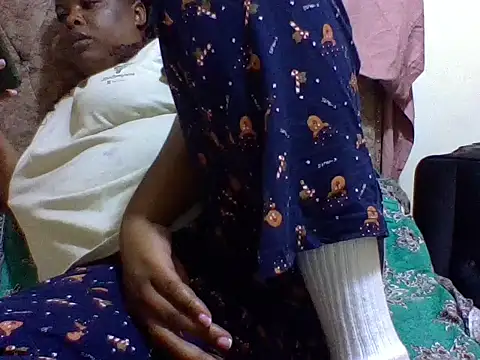 zoey10 online show from April 21, 2026, 7:37 am