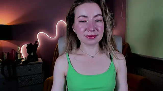 Snapshot of Mia_Tasty chatting on September 18, 2025, 6:49 am Mia Tasty online show from September 18, 2025, 6:49 am