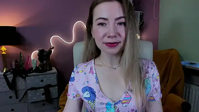 Snapshot of Mia_Tasty chatting on October 3, 2025, 6:37 am Mia Tasty online show from October 3, 2025, 6:37 am