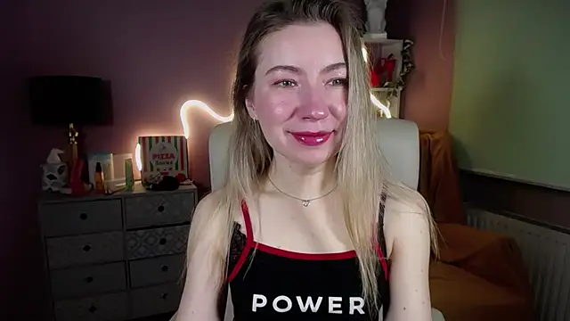 Snapshot of Mia_Tasty chatting on March 13, 2025, 7:31 am Mia Tasty online show from March 13, 2025, 7:31 am