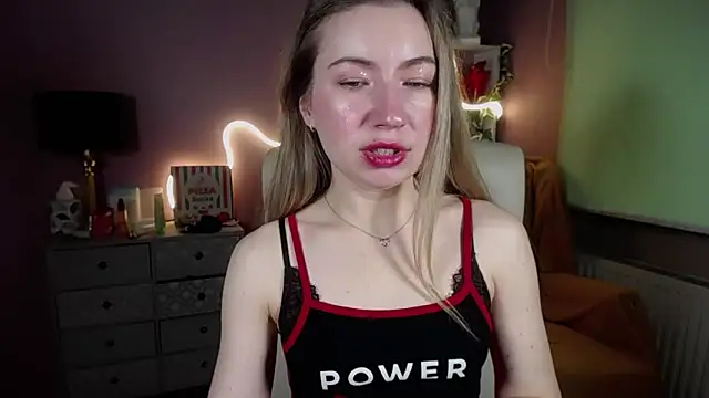 Snapshot of Mia_Tasty chatting on March 13, 2025, 10:57 am Mia Tasty online show from March 13, 2025, 10:57 am