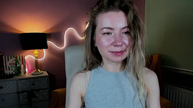 Snapshot of Mia_Tasty chatting on November 9, 2025, 3:05 pm Mia Tasty online show from November 9, 2025, 3:05 pm