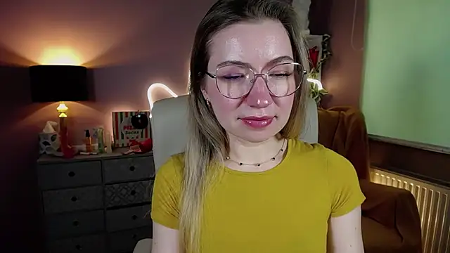 Snapshot of Mia_Tasty chatting on March 17, 2025, 11:42 am Mia Tasty online show from March 17, 2025, 11:42 am