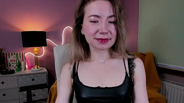 Snapshot of Mia_Tasty chatting on November 22, 2025, 7:40 am Mia Tasty online show from November 22, 2025, 7:40 am