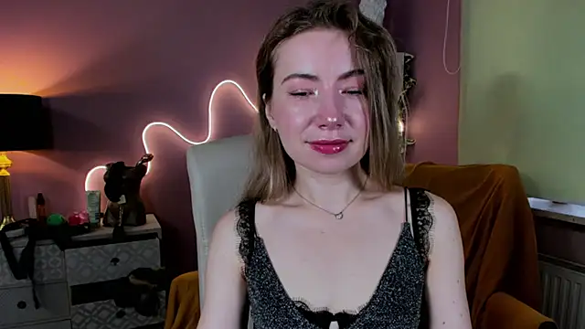 Snapshot of Mia_Tasty chatting on September 27, 2025, 6:41 am Mia Tasty online show from September 27, 2025, 6:41 am