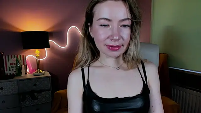 Snapshot of Mia_Tasty chatting on November 8, 2025, 7:56 am Mia Tasty online show from November 8, 2025, 7:56 am