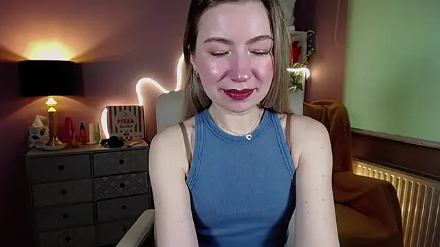 Snapshot of Mia_Tasty chatting on March 14, 2025, 7:37 am Mia Tasty online show from March 14, 2025, 7:37 am