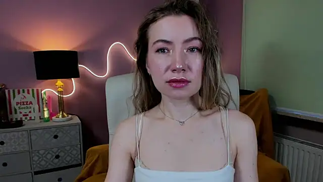 Snapshot of Mia_Tasty chatting on November 6, 2025, 7:34 am Mia Tasty online show from November 6, 2025, 7:34 am