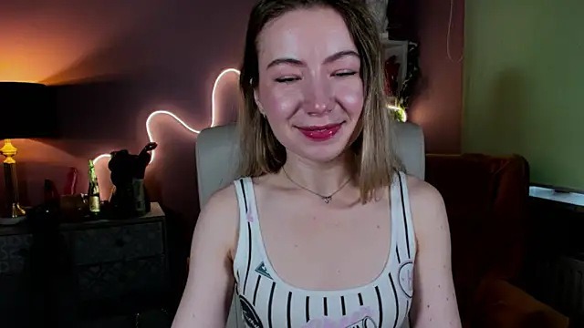 Snapshot of Mia_Tasty chatting on October 12, 2025, 1:23 pm Mia Tasty online show from October 12, 2025, 1:23 pm