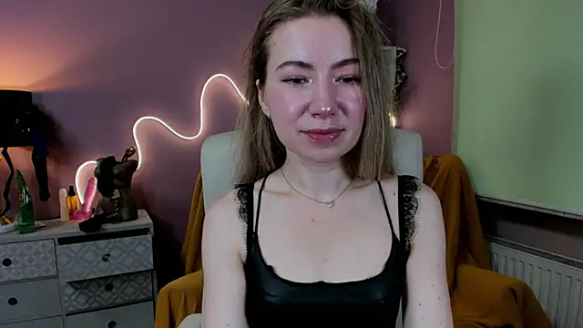 Snapshot of Mia_Tasty chatting on September 10, 2025, 6:34 am Mia Tasty online show from September 10, 2025, 6:34 am