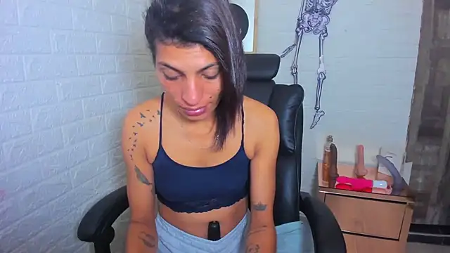 Snapshot of ImCrazzy chatting on October 17, 2025, 12:51 pm ImCrazzy online show from October 17, 2025, 12:51 pm