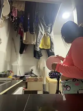 Emiily lee online show from November 11, 2025, 9:59 am