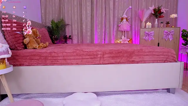 Snapshot of DiammondDia chatting on December 21, 2025, 7:26 pm DiammondDia online show from December 21, 2025, 7:26 pm