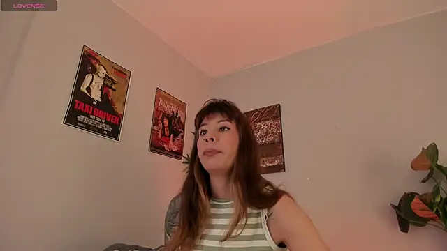 Snapshot of iriiina_veneno chatting on September 27, 2025, 11:33 pm iriiina veneno online show from September 27, 2025, 11:33 pm