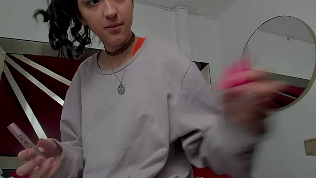 Snapshot of BonnieCute_ chatting on May 28, 2026, 11:43 pm BonnieCute online show from May 28, 2026, 11:43 pm