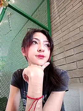 Snapshot of BonnieCute_ chatting on May 21, 2026, 7:22 pm BonnieCute online show from May 21, 2026, 7:22 pm