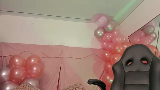 Snapshot of BonnieCute_ chatting on March 12, 2025, 11:43 am BonnieCute online show from March 12, 2025, 11:43 am
