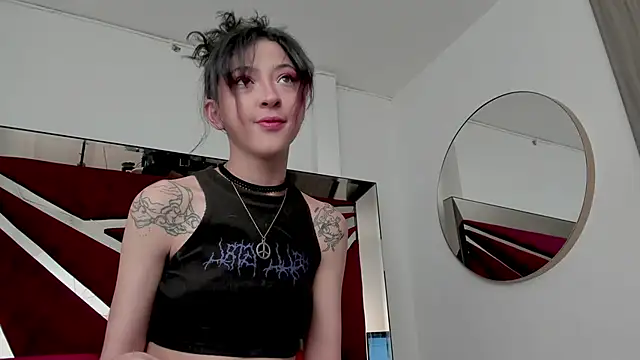 Snapshot of BonnieCute_ chatting on April 29, 2026, 11:55 pm BonnieCute online show from April 29, 2026, 11:55 pm