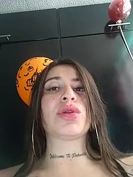 Alona Evans online show from October 26, 2025, 2:28 pm