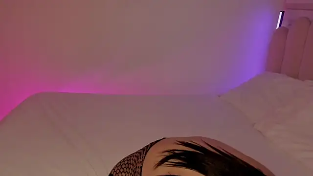 Cataleyasweet 19 online show from October 17, 2025, 8:43 pm