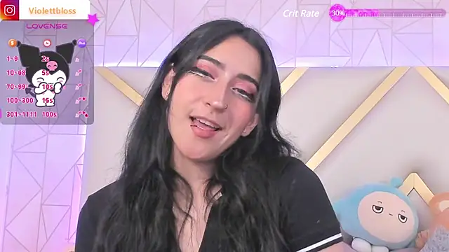 Snapshot of Violettbloss chatting on February 17, 2025, 9:21 pm Violettbloss online show from February 17, 2025, 9:21 pm