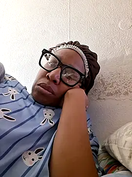 madamsensuale online show from February 9, 2026, 4:54 am