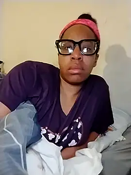 madamsensuale online show from March 22, 2025, 6:22 am