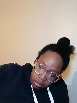 madamsensuale online show from February 25, 2025, 5:19 am