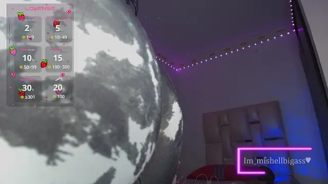 Snapshot of im_mishellbigass chatting on October 1, 2025, 4:28 am im mishellbigass online show from October 1, 2025, 4:28 am