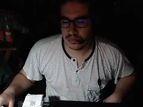 Snapshot of thealfawolf01 chatting on May 28, 2026, 3:47 am thealfawolf01 online show from May 28, 2026, 3:47 am