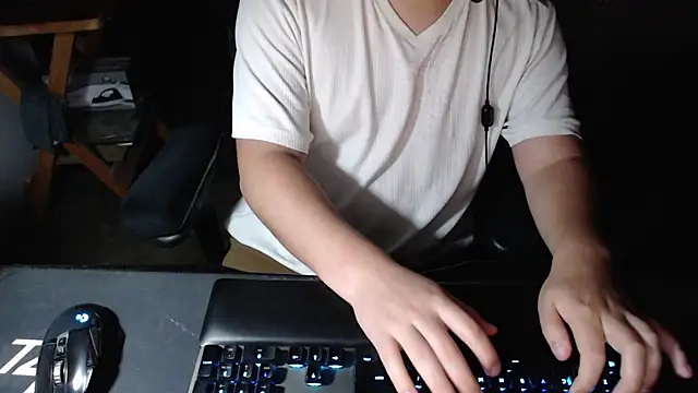 thealfawolf01 online show from October 13, 2025, 3:19 am