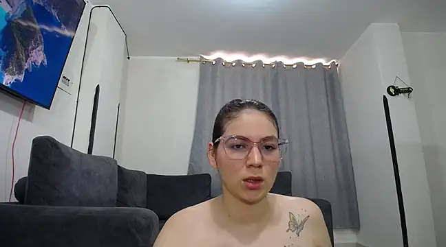 Snapshot of julianamorant chatting on March 22, 2025, 6:03 pm julianamorant online show from March 22, 2025, 6:03 pm