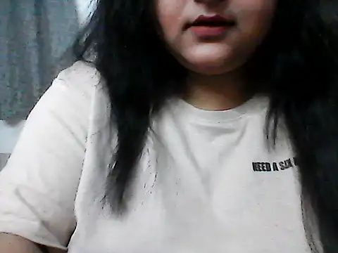 smile pretty online show from April 13, 2026, 6:23 pm