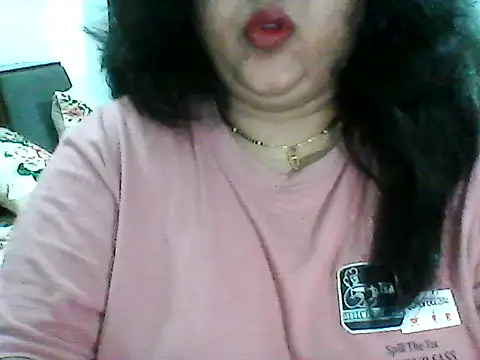 Snapshot of smile_pretty chatting on June 25, 2026, 5:40 pm smile pretty online show from June 25, 2026, 5:40 pm