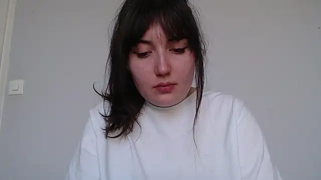 Snapshot of Lynylou chatting on March 18, 2026, 4:41 pm Lynylou online show from March 18, 2026, 4:41 pm