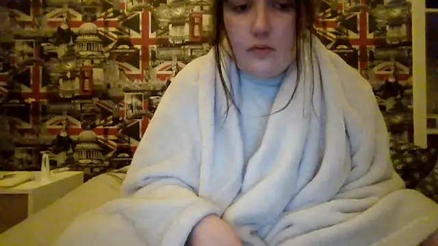 Lynylou online show from November 30, 2025, 7:25 pm