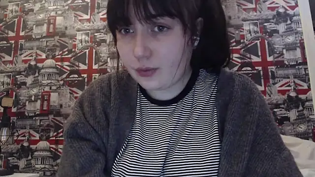 Snapshot of Lynylou chatting on March 19, 2026, 9:26 pm Lynylou online show from March 19, 2026, 9:26 pm