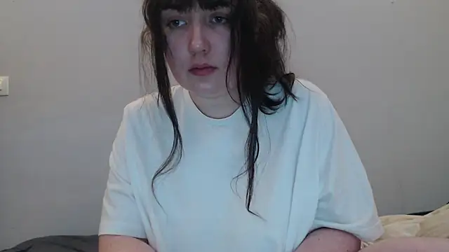 Snapshot of Lynylou chatting on April 7, 2026, 7:26 pm Lynylou online show from April 7, 2026, 7:26 pm