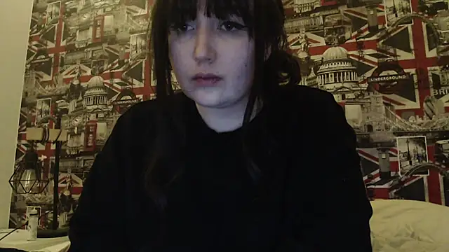 Snapshot of Lynylou chatting on March 24, 2026, 9:37 pm Lynylou online show from March 24, 2026, 9:37 pm