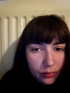 Snapshot of Lynylou chatting on May 16, 2026, 11:59 pm Lynylou online show from May 16, 2026, 11:59 pm