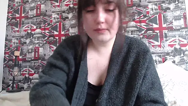 Snapshot of Lynylou chatting on March 22, 2026, 2:18 pm Lynylou online show from March 22, 2026, 2:18 pm
