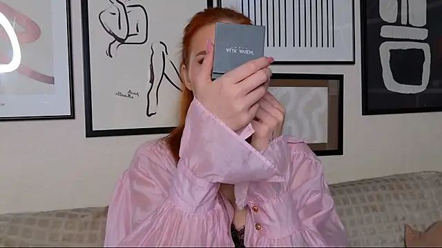 Snapshot of JudyWalkerr chatting on December 14, 2025, 10:10 am JudyWalkerr online show from December 14, 2025, 10:10 am