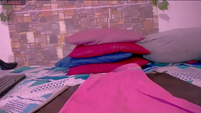 Snapshot of CrazyRousex chatting on February 18, 2026, 3:19 pm CrazyRousex online show from February 18, 2026, 3:19 pm