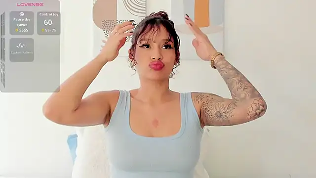 SeleneClark online show from February 17, 2026, 6:16 pm