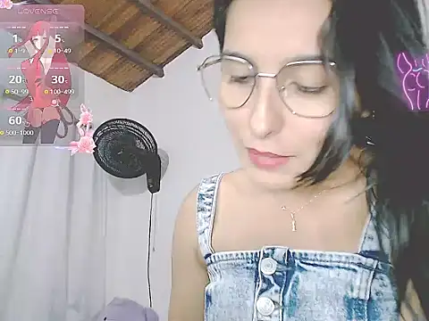 Snapshot of tifany19_ chatting on October 19, 2025, 1:41 am tifany19 online show from October 19, 2025, 1:41 am