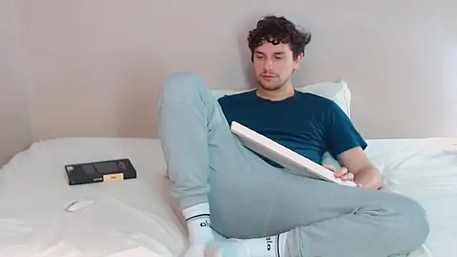 Elio555 online show from February 16, 2025, 12:41 am