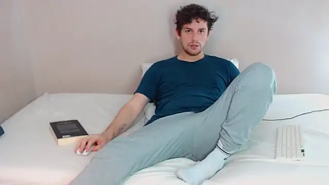 Elio555 online show from February 18, 2025, 1:54 am