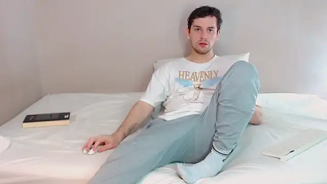 Elio555 online show from March 16, 2025, 11:04 pm