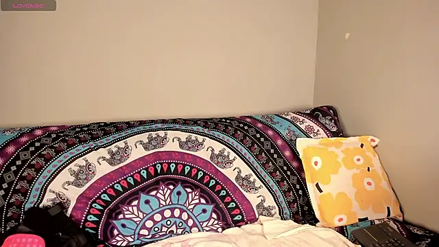 katrinaa ricci online show from April 17, 2026, 6:22 pm